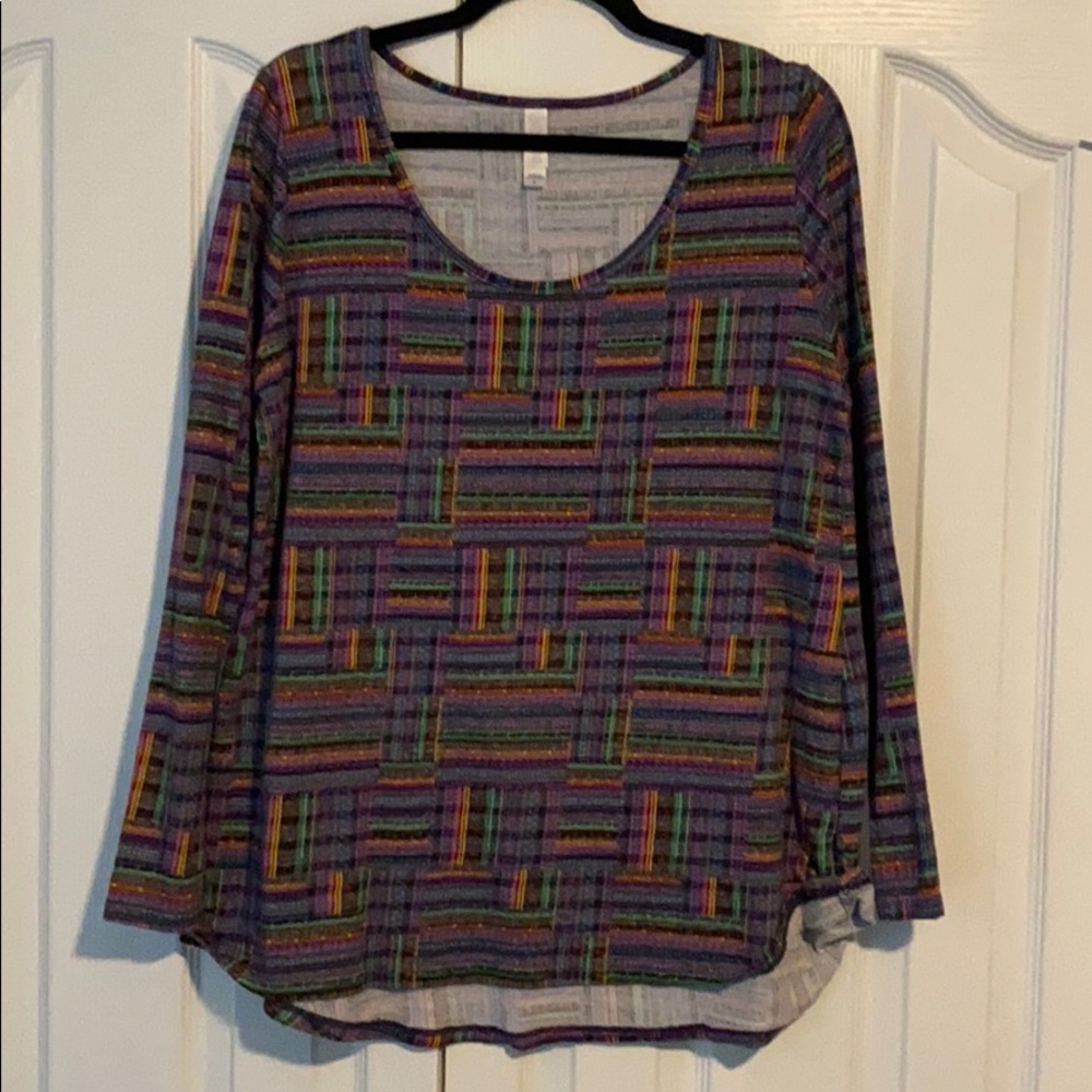 LulaRoe Lynnae shirt